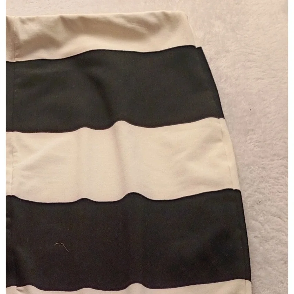 Jennifer Lopez Black White Striped Pencil Skirt Midi Bodycon Stretch Size L NWOT